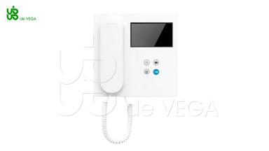 Monitor VEO      VEO incorpora un particular brazo con un imán para asegurar el colgado correcto del teléfono.